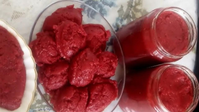 Bıçak gibi söküp atıyor! Salça, turşu ve bakliyatlardaki küf yok eden zeytinyağı yöntemi - Resim: 1