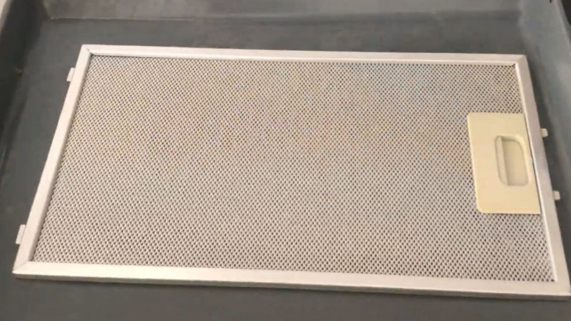 Aspiratör filtresinin yağlarını su gibi akıtan temizlik sırrı; Ovalamaya gerek kalmıyor - Resim: 3