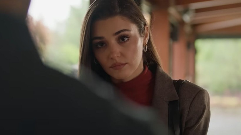 Ve Bambaşka Biri dizisi artık yayınlanmayacak; Hande Erçel hayranları neler yazdı neler - Resim: 3