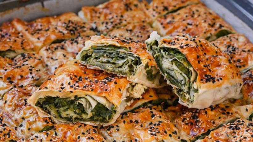 Çıtır çıtır sesi salondan duyulacak! Sadece 2 yufkayla hazırlanan börek - Resim: 3