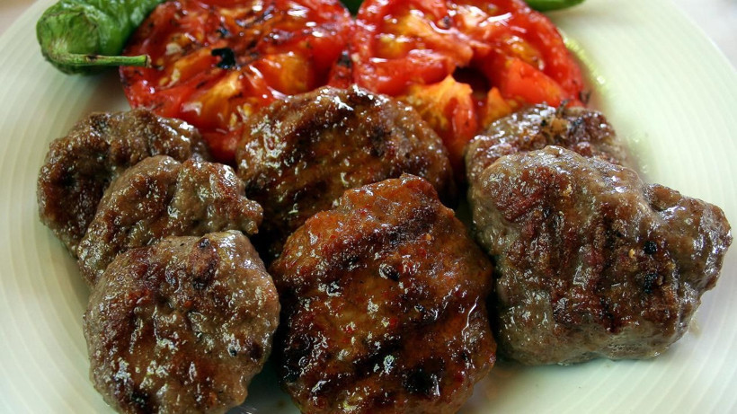 Köfteyi böyle yaparsanız asla dağılmayacak; 44 yıllık ustadan ilk kez duyacaksınız - Resim: 1