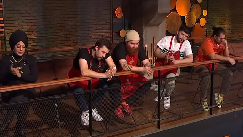 MasterChef yarışmasında kriz yaratan hata; Acun Ilıcalı telefona sarılıp açık açık uyardı - Resim: 1