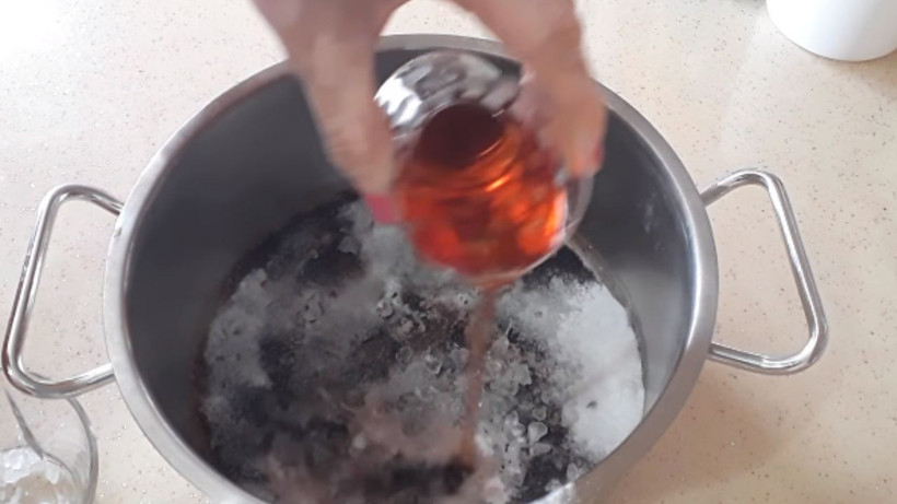 Tenceredeki kireci şıp diye alan hile * Tüm kireci tamamen söküp alıyor - Resim: 2