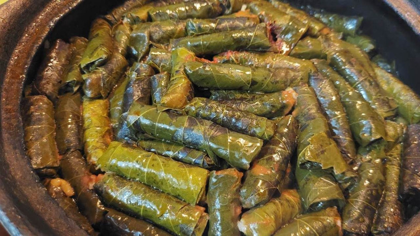 Dağılmıyor ve suyunu salmıyor! Yaprak sarma böyle pişirildiğinde lezzeti 10'a katlanıyor - Resim: 4