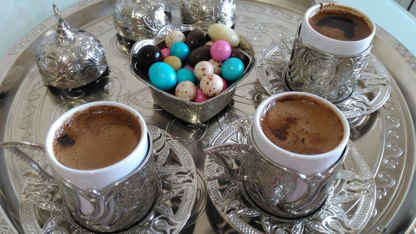 Türk kahvesi topak topak oluyorsa işte çözümü. 1 çay kaşığı ekleyin hemen çözülüyor - Resim: 4