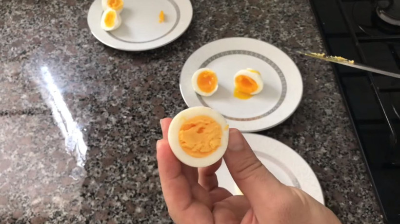 Yumurta yılan derisi gibi soyuluyor- Yumurtanın kabuğu tek hamlede kalıp gibi çıkacak… - Resim: 4