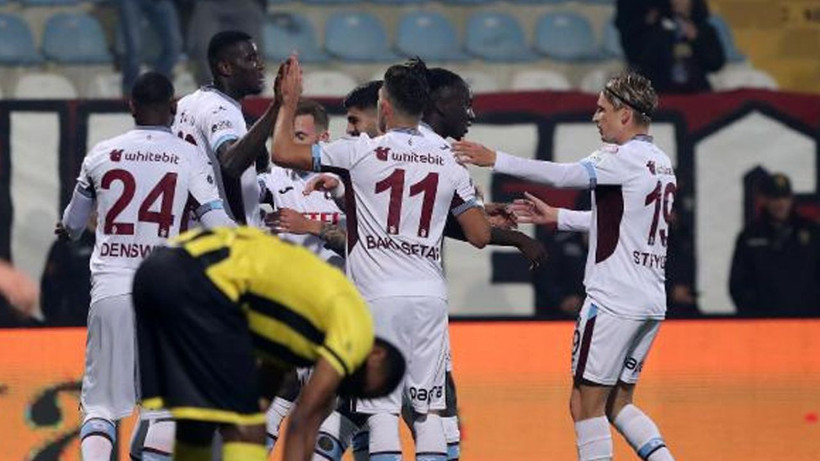 İstanbulspor Trabzonspor maçı neden yarıda kaldı? Olaylı maça bu görüntü de damga vurdu - Resim: 1