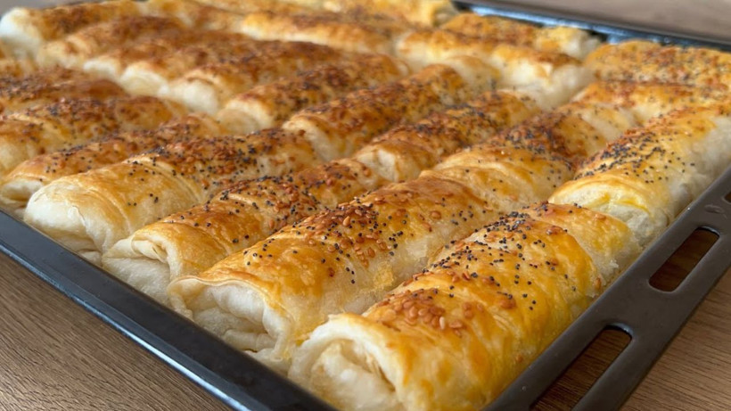 Çıtırtısı salondan duyulacak! 1 çay bardağı bile eklerseniz pırasa ve ıspanaklı böreğin kabarması durmuyor - Resim: 1