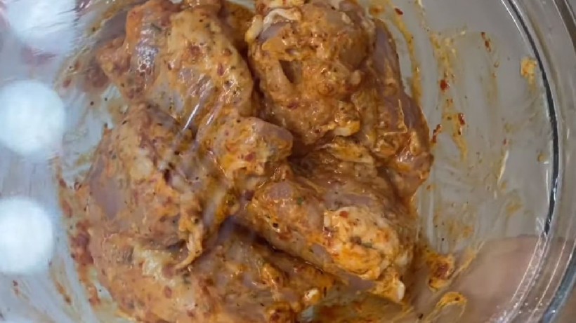 Tavada tavuk pişirme tüyosu- Tadı tıpkı mangal gibi oluyor ve nar gibi kızarıyor. - Resim: 4