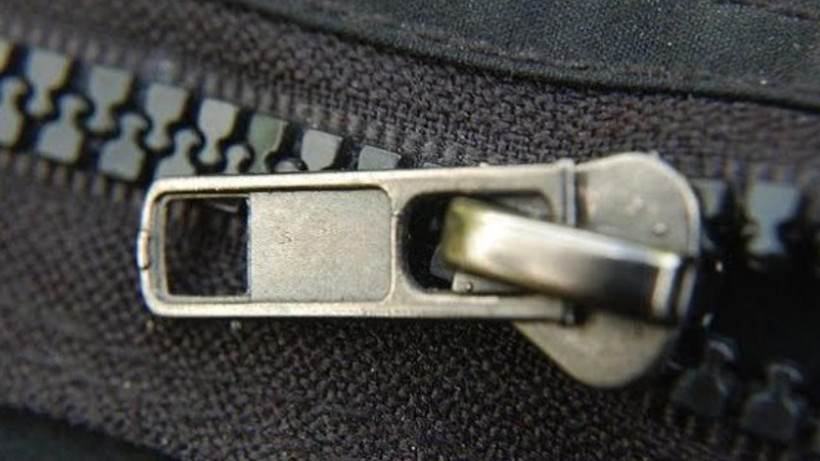 37 yıllık terzi işin sırrını paylaştı! Bu yöntem sıkışan fermuarları 2 dakikada çözüyor - Resim: 1