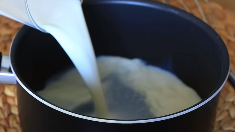 Kıvamı şaşmayan irmik helvasının püf noktası- 1 kaşık ekleyince ağızda dağılıyor* - Resim: 1