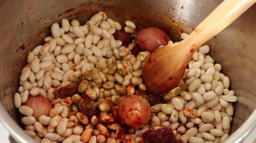 Suyun içerisine 1 yemek kaşığının ucu kadar ekleyin - Kuru fasulye asla kabuklanmıyor ve dağılmıyor - Resim: 4