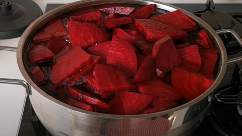 Çubuk turşucusu uyguluyor- Pancar turşusunu şipşak hazır eden tüyo  1 günde sofraya geliyor - Resim: 4