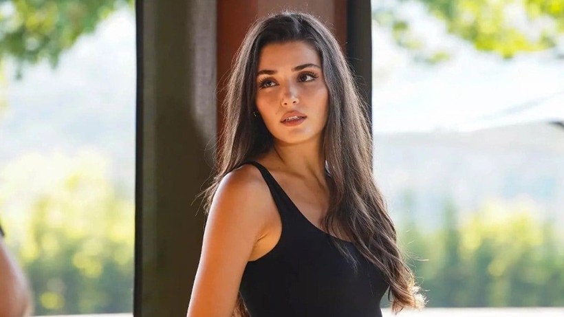Hande Erçel Atatürk paylaşımı yaptı! Ünlü marka sponsorluktan çekildiğini duyurdu - Resim: 1