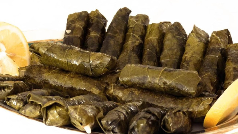 Suyunu süzüp tencereye 1 çay bardağı ekleyin - Yaprak sarma kararmıyor ve kalem gibi çıkıyor - Resim: 1