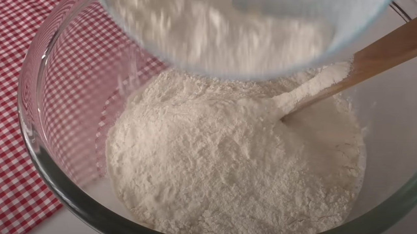 Ethem Efendinin pişileri bile böyle kabarmıyor* hamura su bardağıyla ekleyin - Resim: 2