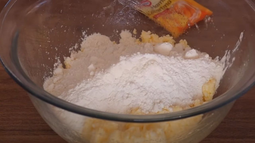 Elmalı turtanın lezzetini arşa çıkaran malzeme* Pastane ustaları hala sır gibi saklıyor - Resim: 1