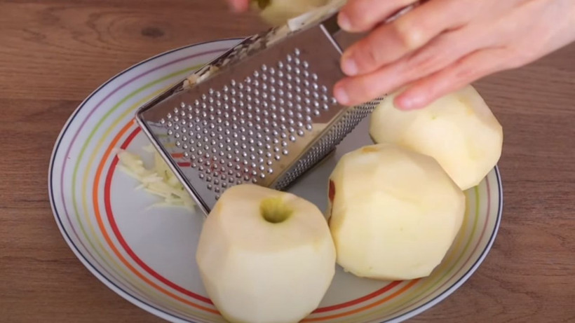 Elmalı turtanın lezzetini arşa çıkaran malzeme* Pastane ustaları hala sır gibi saklıyor - Resim: 3