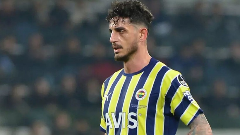 Fenerbahçe taraftarının beklediği haber geldi; Çağlar Söyüncü imza için geliyor - Resim: 2