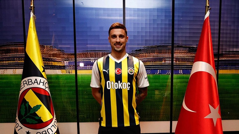 Fenerbahçe taraftarının beklediği haber geldi; Çağlar Söyüncü imza için geliyor - Resim: 3