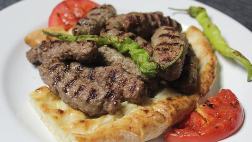 38 yıllık köfteci, kasap köfteye lezzet katan tüyoyu paylaştı! Köfte asla sönmüyor ve kayış gibi olmuyor - Resim: 4