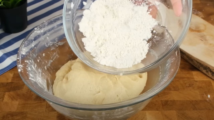 Hamura ekleyince poğaça pamuk gibi oluyor. Pastane açtıran poğaça tarifi - Resim: 2