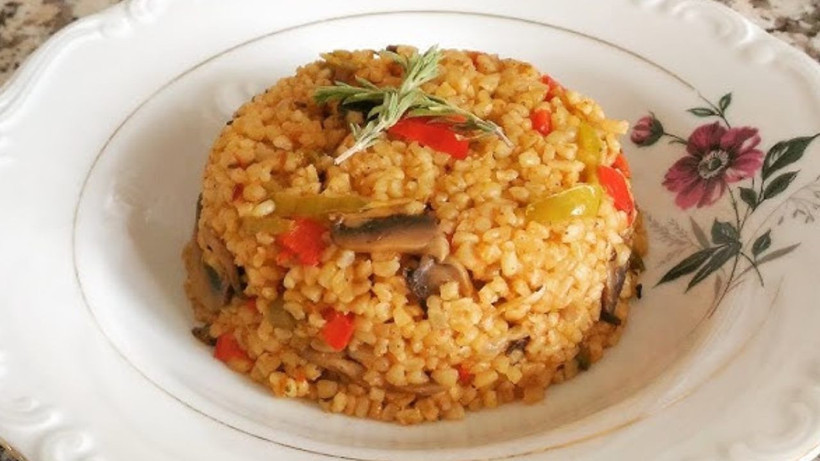 Bulgur pilavı pişirirken 1 çay bardağı ekleyin - Yapışmıyor ve çok daha lezzetli oluyor - Resim: 4
