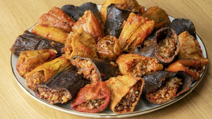 Çoğu kişi bu teknikten habersiz. Kuru patlıcan dolmasının iyi pişmesini sağlayan aşçılık sırrı - Resim: 4