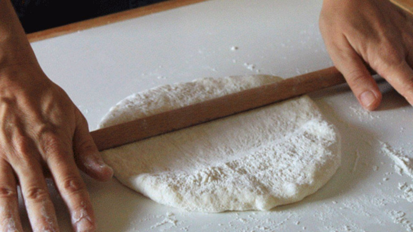 Yufkanın paraşüt gibi açılmasını sağlayan tüyo!.. Börek yapmadan 1 kaşık ekleyin - Resim: 4