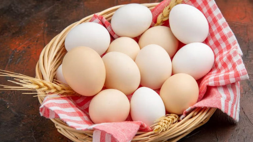 Meğer bu kadar basitmiş. Yumurtayı saniyesinde kabuktan ayıran tüyo - Resim: 4