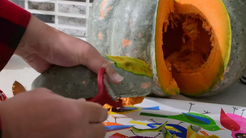 Bal kabağını meğer böyle soymalıymışız - Pazar esnafı soymadan önce bu işlemi yapıyor - Resim: 3