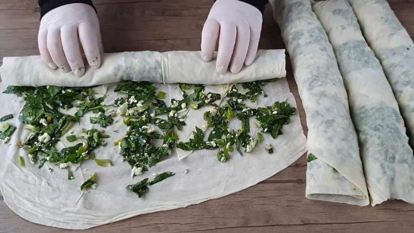 1 su bardağı kadar eklendiğinde börek daha iyi pişiyor! Börekçilerin uyguladığı yöntemmiş - Resim: 2