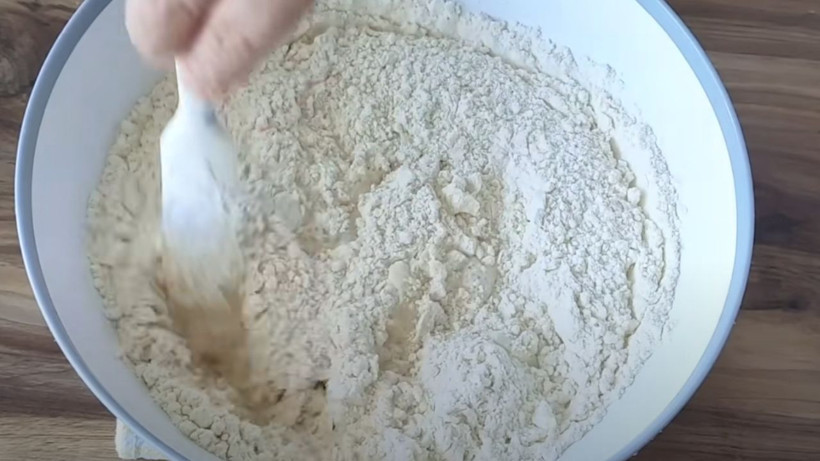 Hep yanlış yapmışız. Yufkayı perde gibi yapan yöntem buymuş! Yufka asla yırtılmıyor - Resim: 2