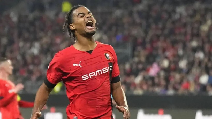 Galatasaray sağ bekini yine Rennes'den buldu! Fransızlar sürpriz transferi duyurdu - Resim: 1