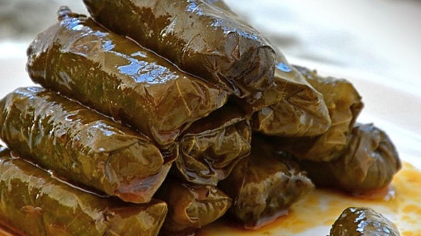 Sert yapraklar lokum gibi olacak - Yaprak sarma hazırlarken tencereye 1 bardak ekleyin yetiyor - Resim: 4