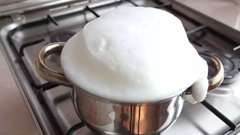 Süt taşmaması için bu yöntemi mutlaka deneyin; "Bu kadar kolay mıydı?" diyeceksiniz - Resim: 1