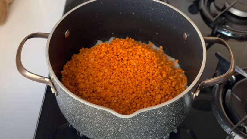 Sırrı falan yokmuş - Lokanta usulü mercimek çorbası için tencereye eklemelisiniz - Resim: 3