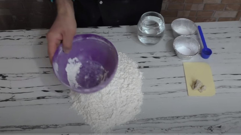 Pastane açtıran simit tarifi- 2 bardak suyla yapılıyor tel tel dökülüyor… - Resim: 2