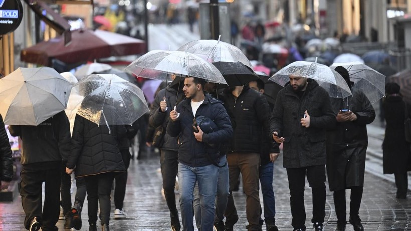 Meteoroloji alarma geçti: Yenilenen haritayla İstanbul dahil birçok il için kuvvetli sağanak uyarısı - Resim: 3
