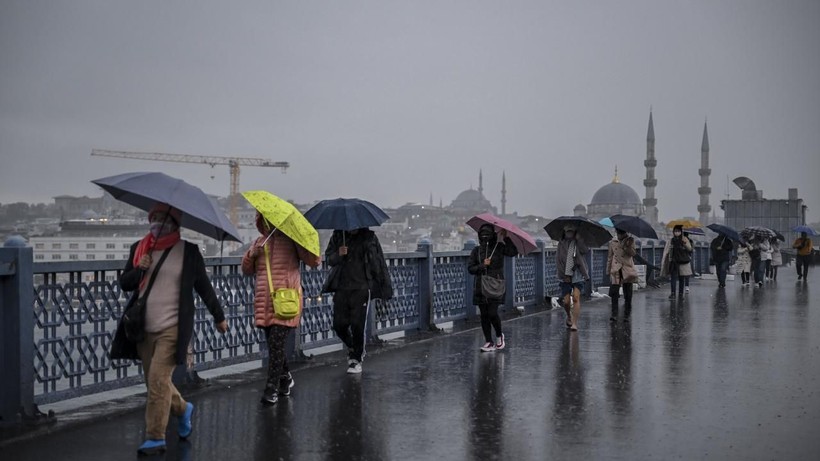 Meteoroloji alarma geçti: Yenilenen haritayla İstanbul dahil birçok il için kuvvetli sağanak uyarısı - Resim: 2