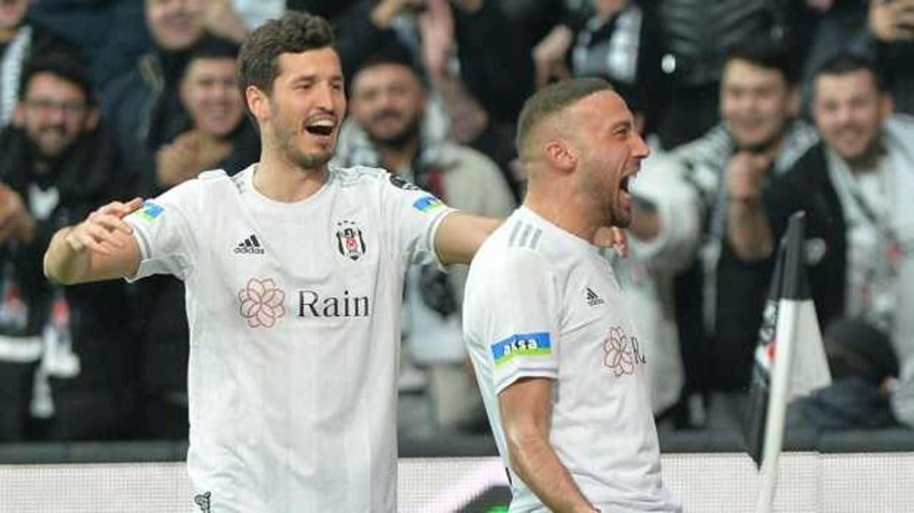Beşiktaş'ta iki futbolcu için sözleşme kararı: Santos onay verdi! - Resim: 1