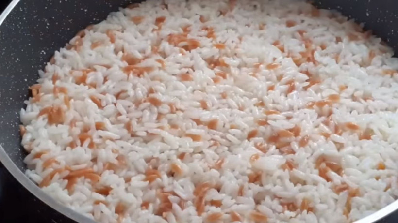 Pirinç pilavını elmas gibi parlatma tüyosu- Tencereye 1 tane eklemeniz yeterli oluyor - Resim: 1