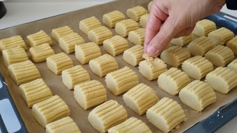 Kıyır kıyır un kurabiyesi böyle oluyor; Hamura eklemeniz gereken malzeme - Resim: 1