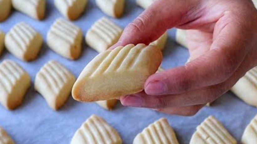 Kıyır kıyır un kurabiyesi böyle oluyor; Hamura eklemeniz gereken malzeme - Resim: 3