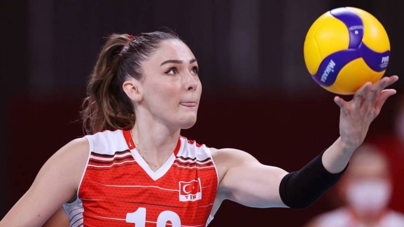 Zehra Güneş servetiyle en çok kazanan 10 voleybolcu içerisine girdi... İşte aylık kazancı - Resim: 4