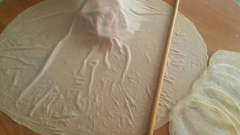 İşte incecik yufka açmanın püf noktası; Hem daha lezzetli hem kağıt gibi - Resim: 2