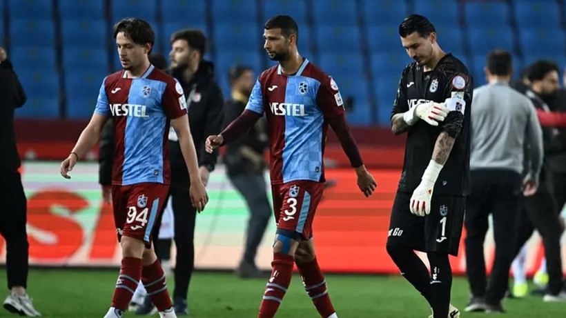 Trabzonspor'un genç yıldızı ile yollar ayrıldı; Taraftar bile bu vedayı düşünmemişti - Resim: 3