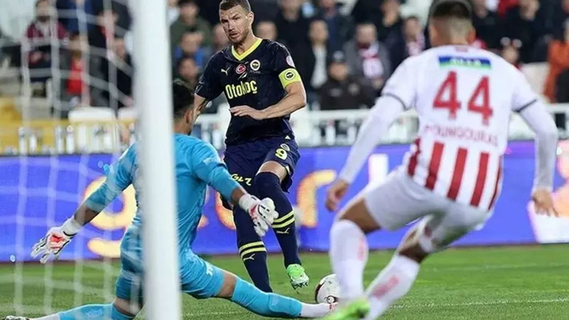 Fenerbahçe'de İsmail Kartal dönemi sona erdi; Futbolcuların hepsi resti çekti - Resim: 3