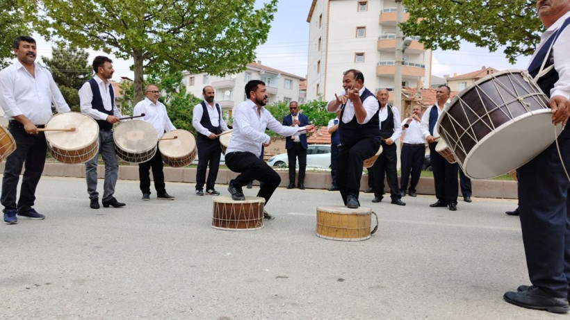 Kırşehir'de 300 biçerdöver, davul zurnayla uğurlandı - Resim: 1