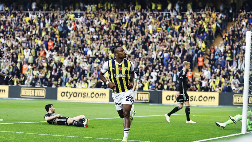 Ersun Yanal Fenerbahçe’de ortalığı karıştırdı; Taraftar ayağa kalktı - Resim: 1